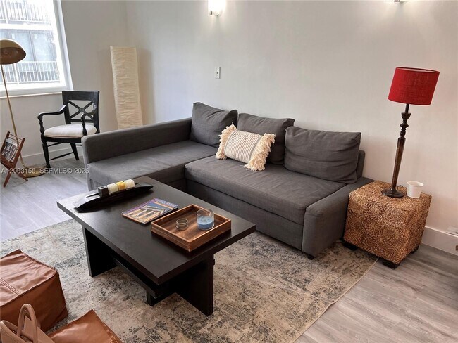 Foto del edificio - 240 Galen Dr