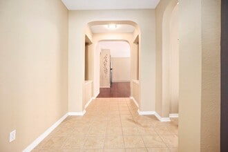 Building Photo - 409 Livingstone Ln