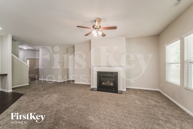 Foto del edificio - 12810 Swann Branch Dr