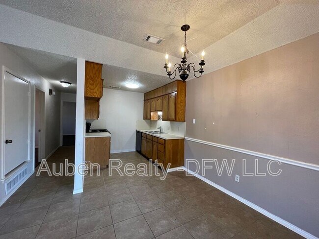 Building Photo - 6601 Laura Ann Ct