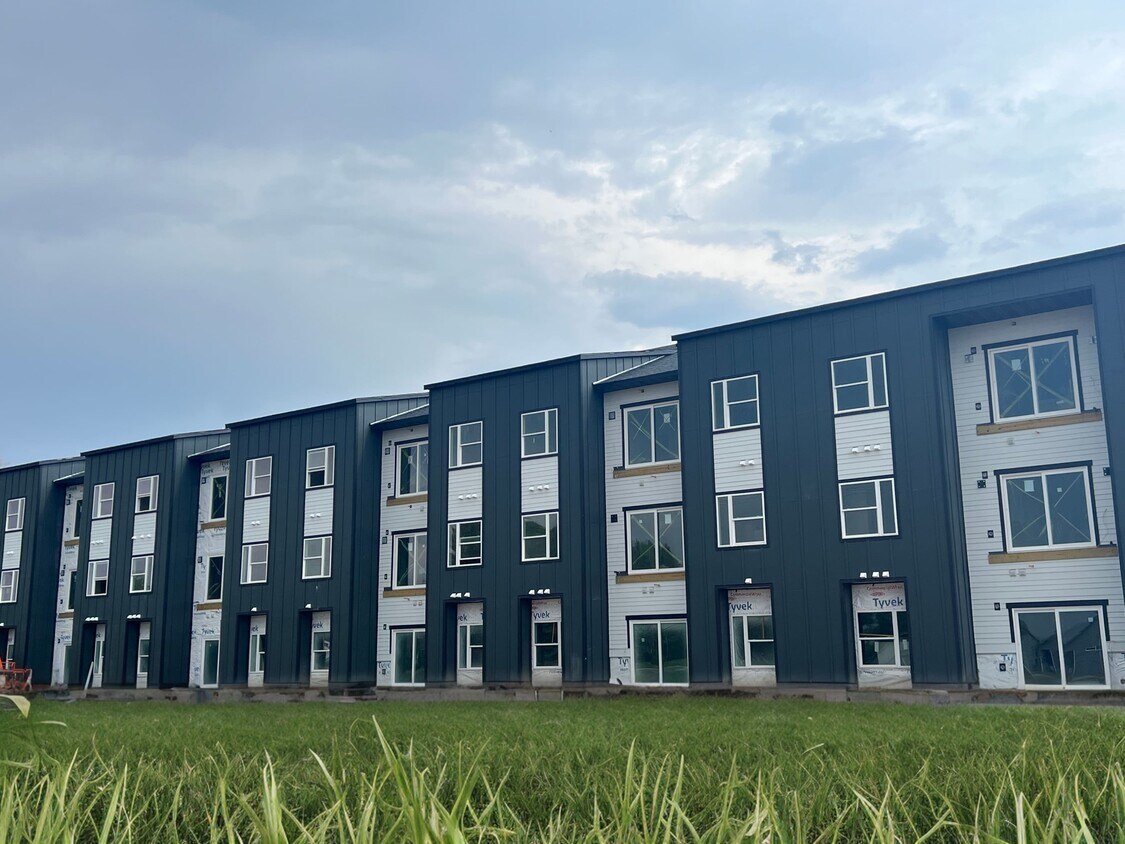 The Brett 7700 S Brett Ave Sioux Falls, SD Apartments for Rent in