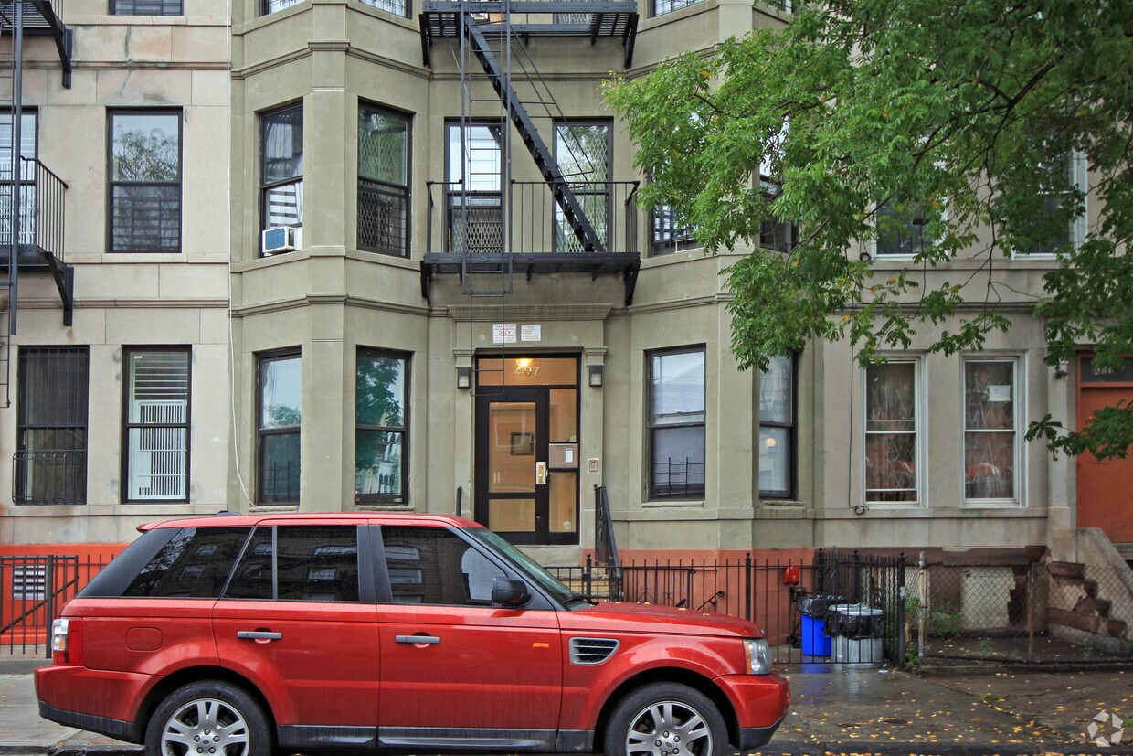 Building Photo - 407 Chauncey St