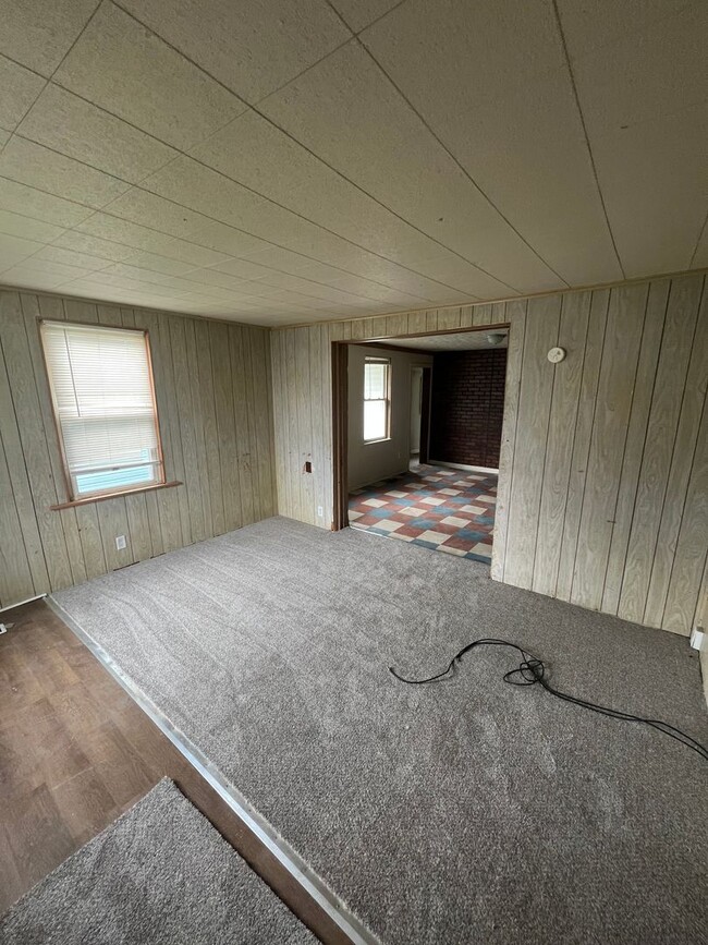 Foto del edificio - 6-Bedroom Home with Tons of Space!