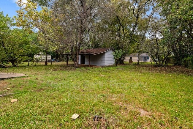 Building Photo - 341 Chisholm St