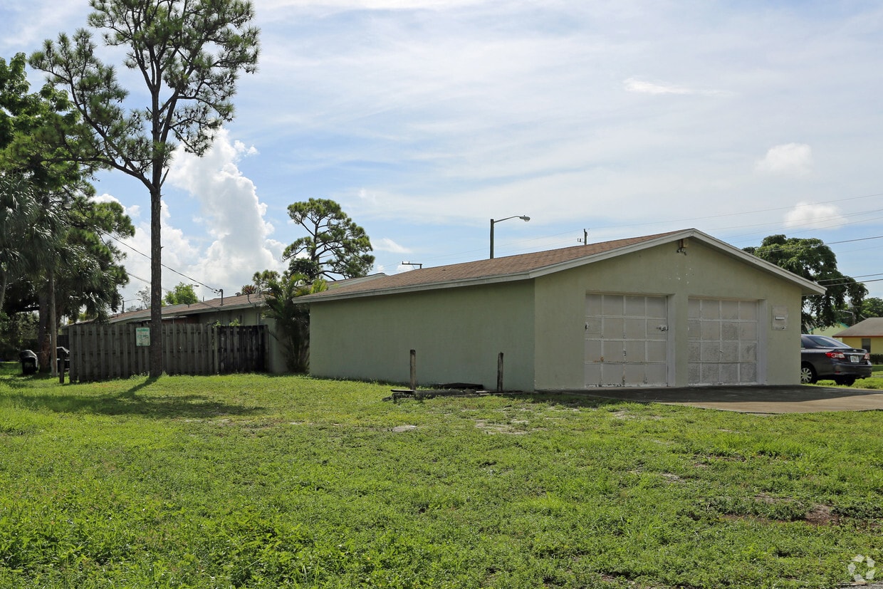 Building Photo - 3767 Melaleuca Ln