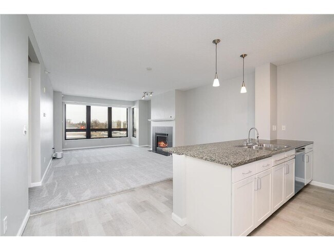 Foto del edificio - 7600 Lyndale Ave S