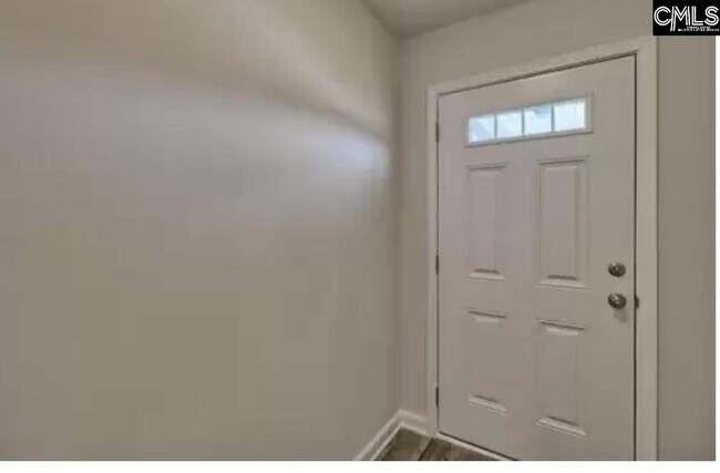 Foto del edificio - 323 Longstone Ct