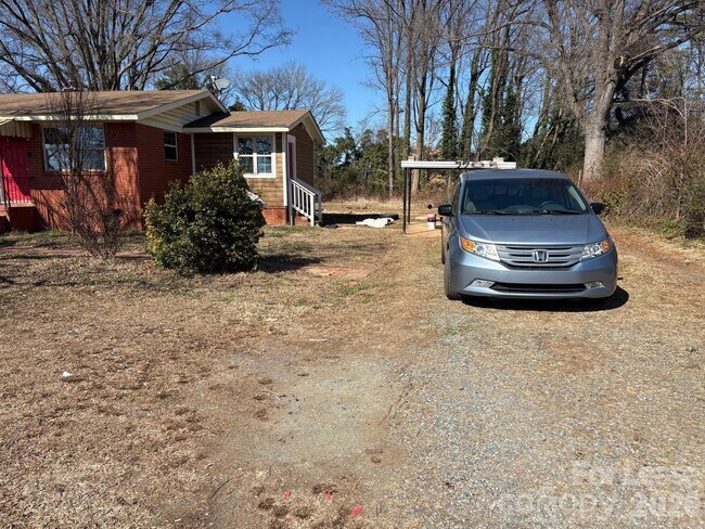 Foto del edificio - 1103 Auten Rd