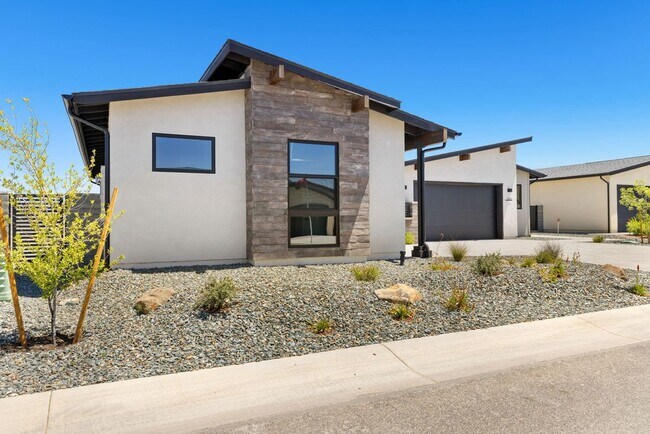 Foto del edificio - 5505 E Edgar Wy