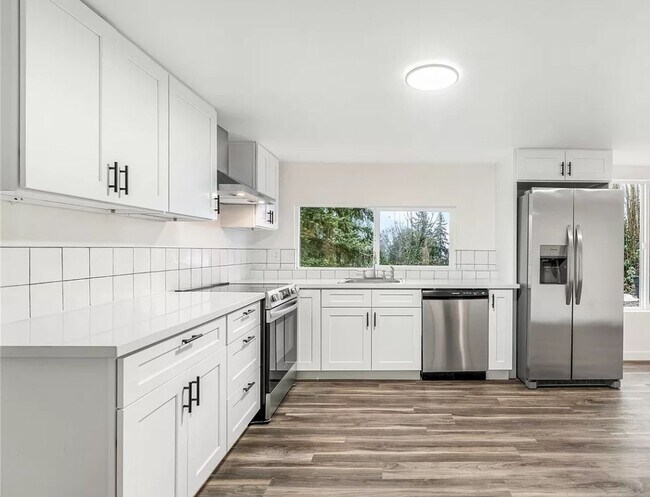 Building Photo - 804/806 S Marion Ave