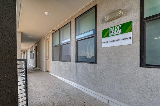 Foto del edificio - 2401 Crawford St