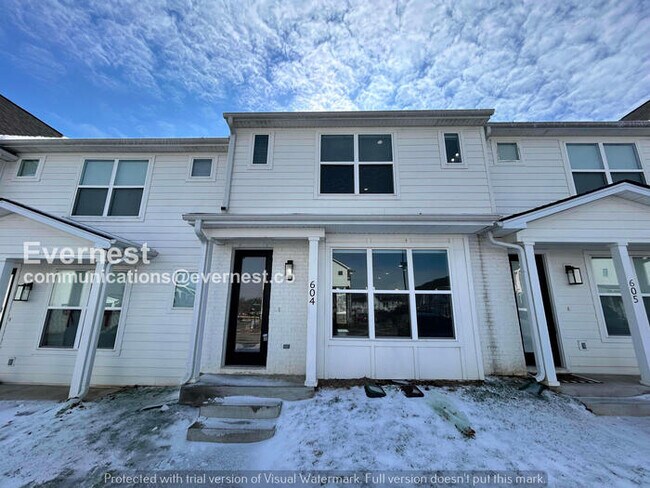 Foto del edificio - 604 Mason Ward Pl