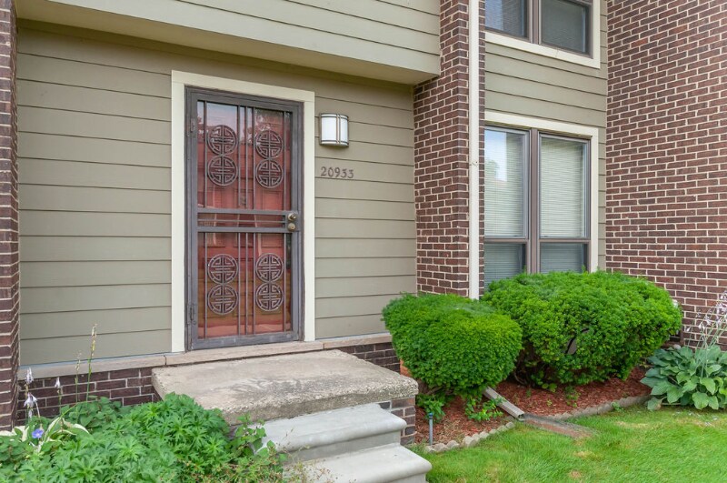 Primary Photo - 20933 Sherman Ave