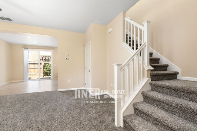 Building Photo - 2443 Erickson St