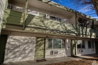 Building Photo - 511 Country Village Dr