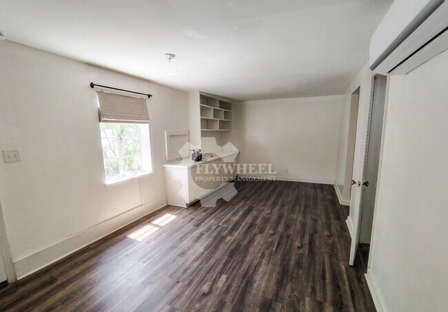 Foto del edificio - 910 S Crest Rd