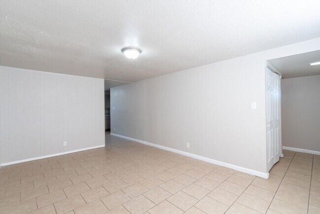 Building Photo - 4114 W 33RD STREET