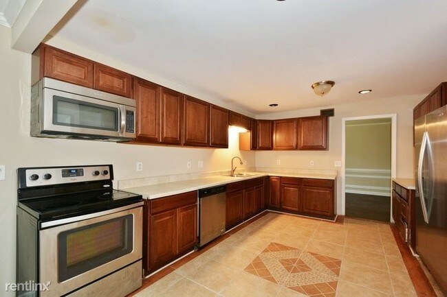 Foto del edificio - 4 br, 2.5 bath House - 1081 AVONRIDGE