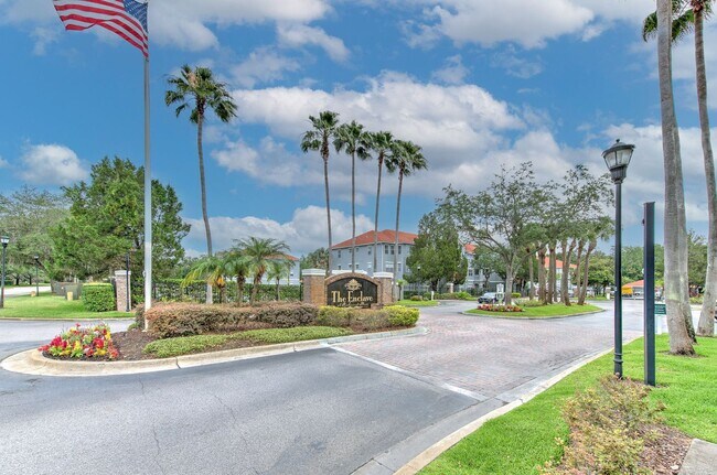 Foto del edificio - Very nicely upgraded  2bed/2bath 2nd floor...