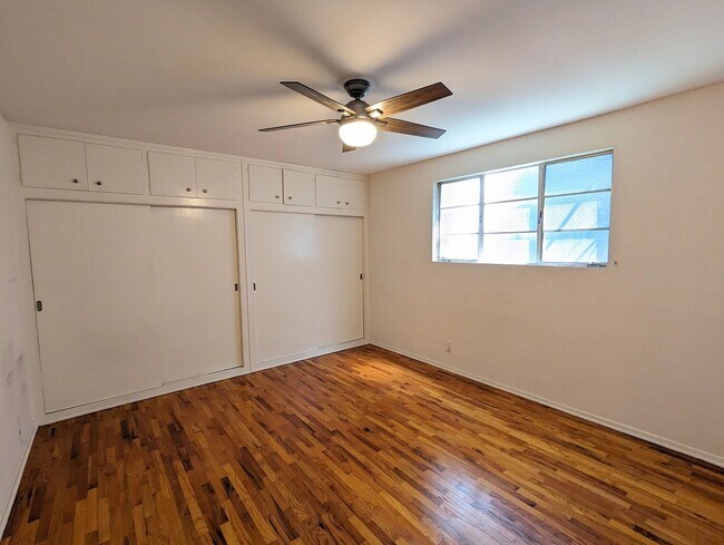 Foto del edificio - 8120 Norton Ave