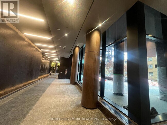 Photo du bâtiment - 120 Broadway Ave