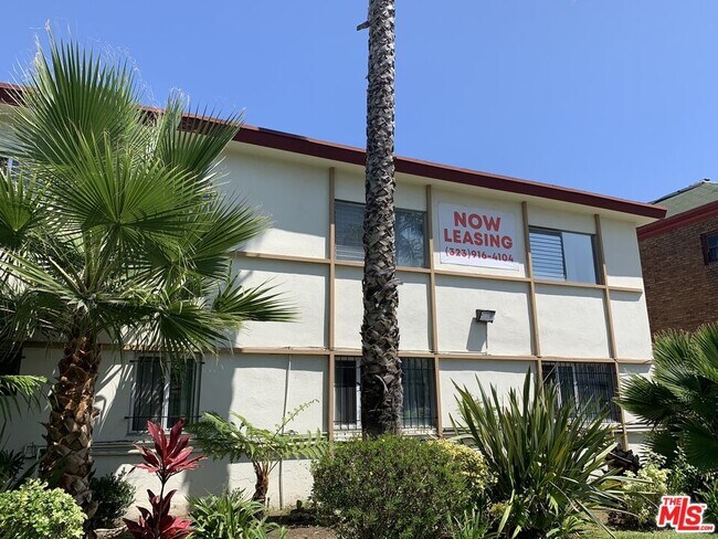 Building Photo - 1330 S Wilton Pl