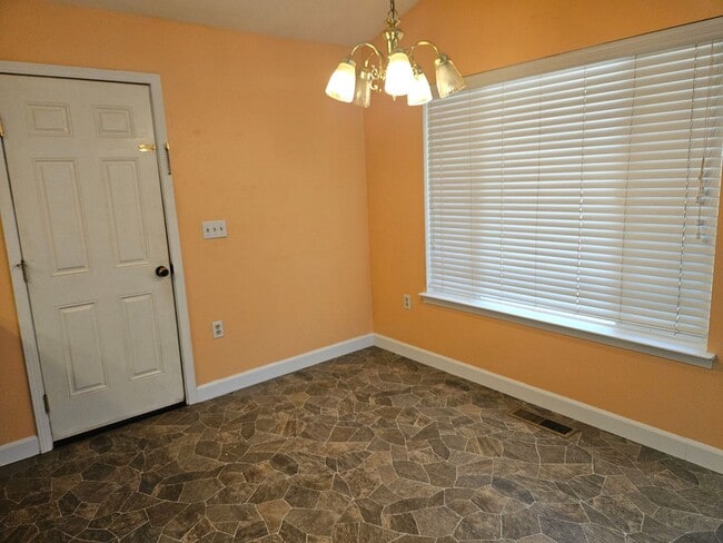 Building Photo - Available Now in Kelseyville Riviera
