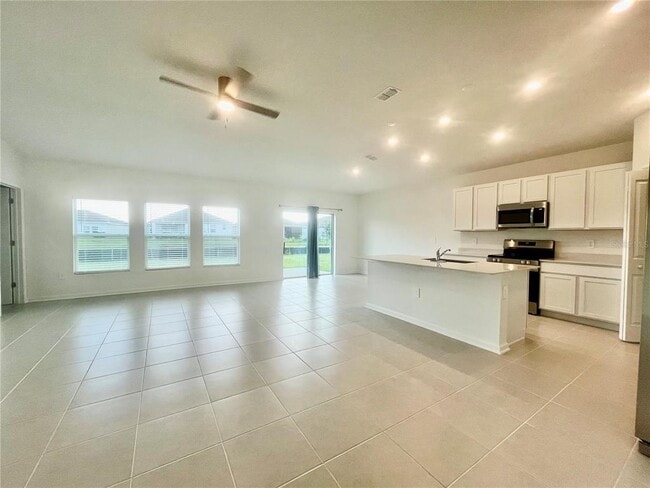 Building Photo - 4700 Golden Knight Blvd