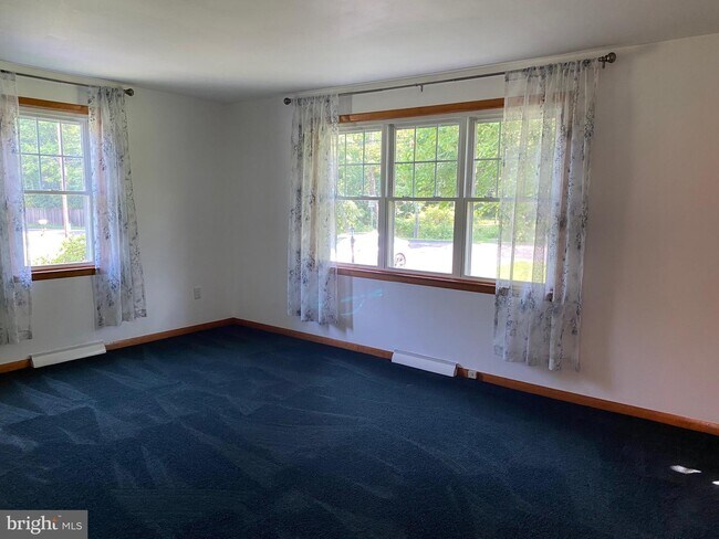 Building Photo - 1534 Chestnut Ridge Rd