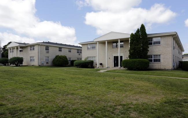 Interior Photo - Colonial Manor Apartments