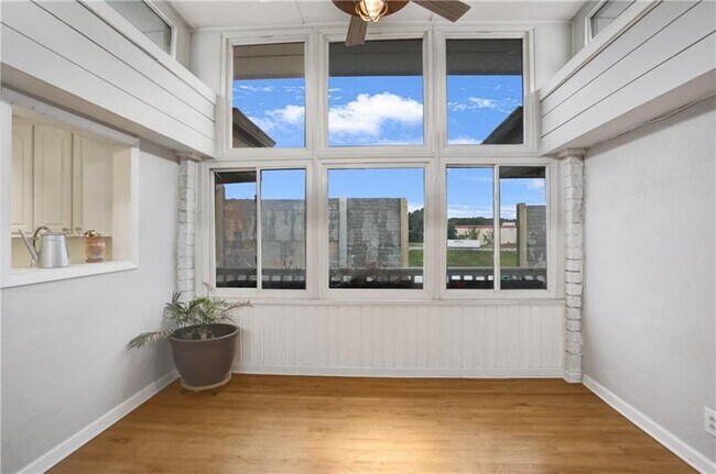 Building Photo - 346 Carpenter Dr NE