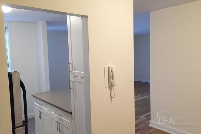 Building Photo - 389 Avenue X