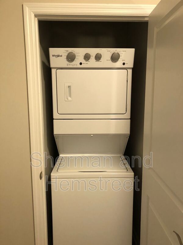 Foto del edificio - 634 Dobhill Ln