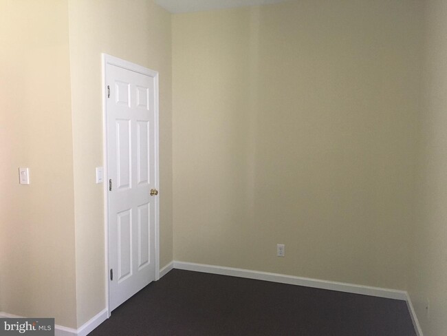 Building Photo - 2451 E Ruhl Rd