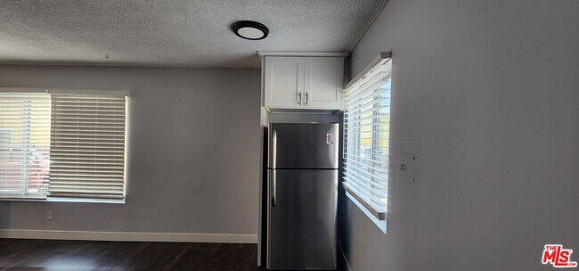 Foto del edificio - 323 N Virgil Ave
