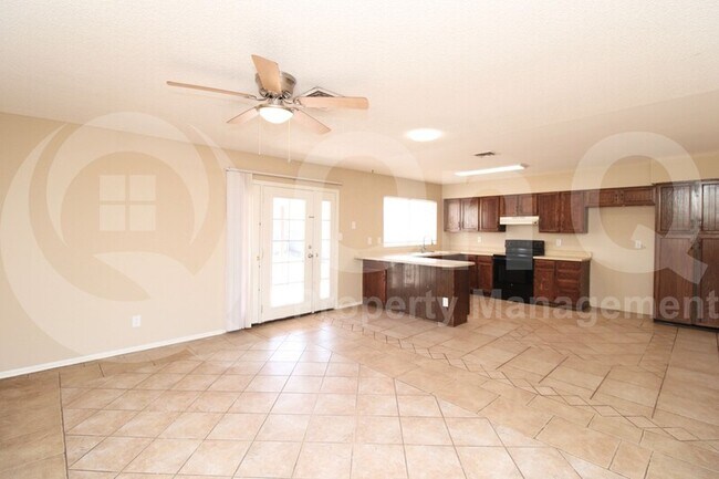 Foto del edificio - 5627 S 41st St