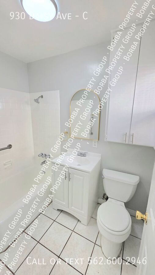 Building Photo - 930 Daisy Ave