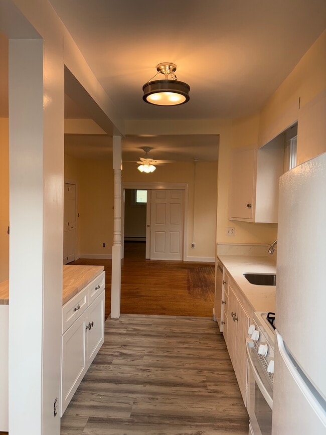 Building Photo - 14 Mechanic St