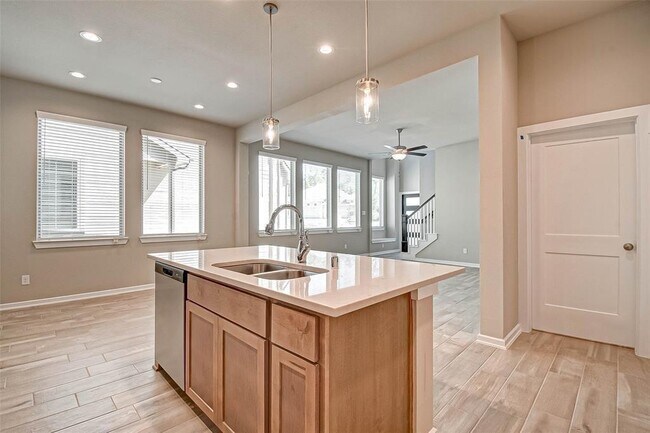Foto del edificio - 311 N Spotted Fern Dr