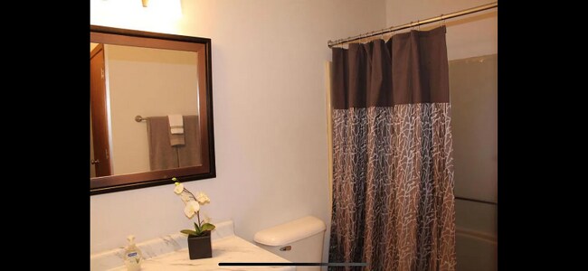 Foto del edificio - 1608 Creek Rd