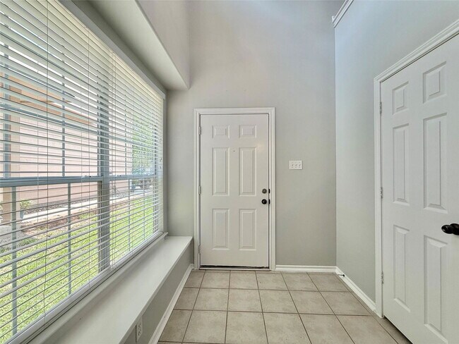 Foto del edificio - 23 Blue Creek Pl