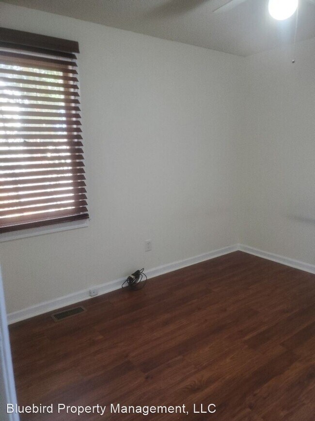 Building Photo - 1 br, 1 bath House - 100 Pear Tree Circle