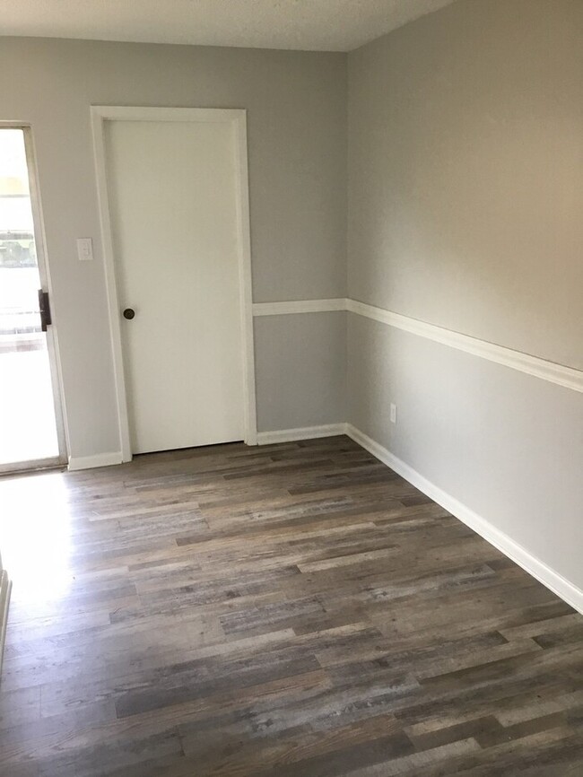 Building Photo - *GORGEOUS REMODELED TOWNHOME*SOUTH BOSSIER*