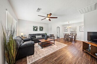 Building Photo - 1206 Olive St