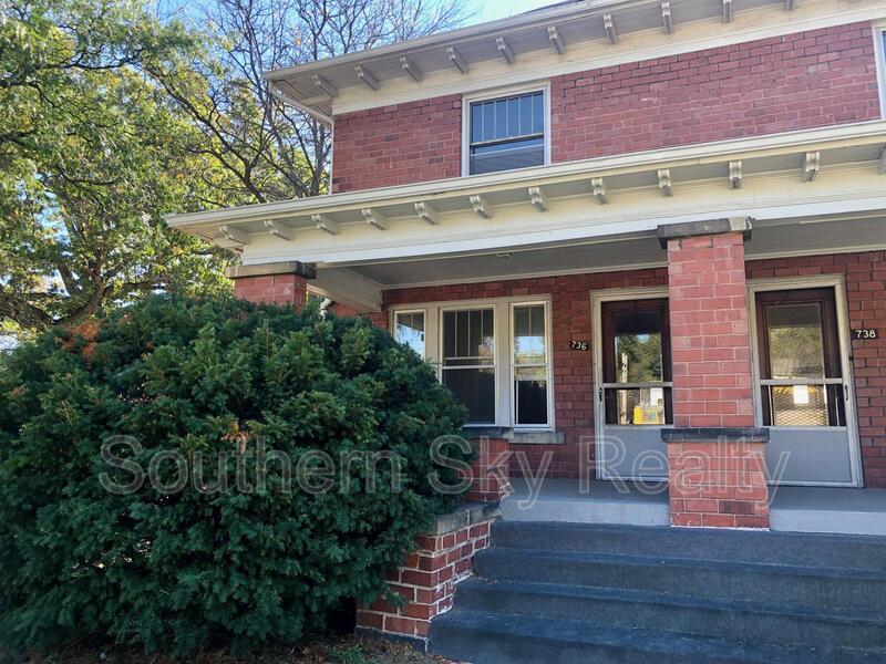 Foto principal - 736 Kenmore Blvd
