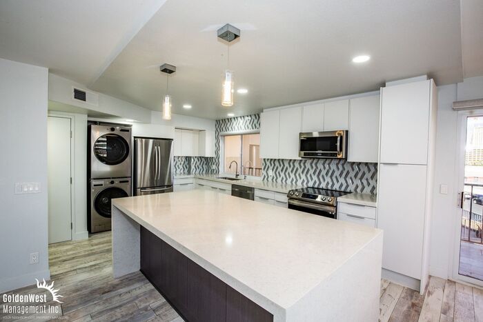 Foto principal - High end upgraded 2Bdm 2Ba Condo minutes f...