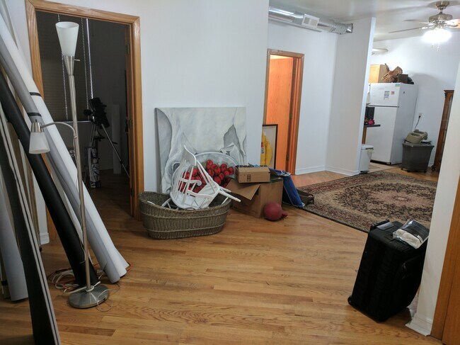 Foto del edificio - 2132 W Belmont Ave