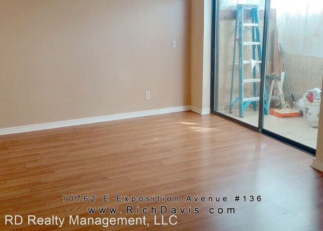 Building Photo - 2 br, 1 bath House - 10762 E Exposition Av...