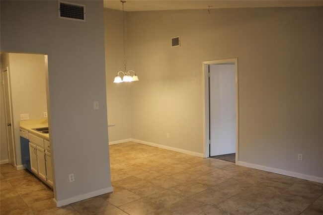 Building Photo - 504 Sierra Cove