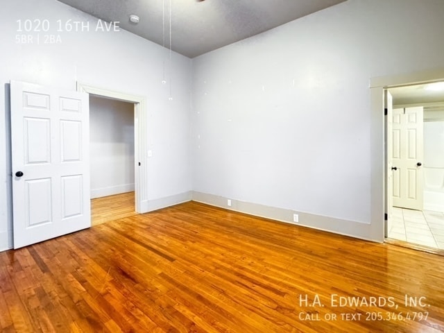 Building Photo - 1020 16th Ave